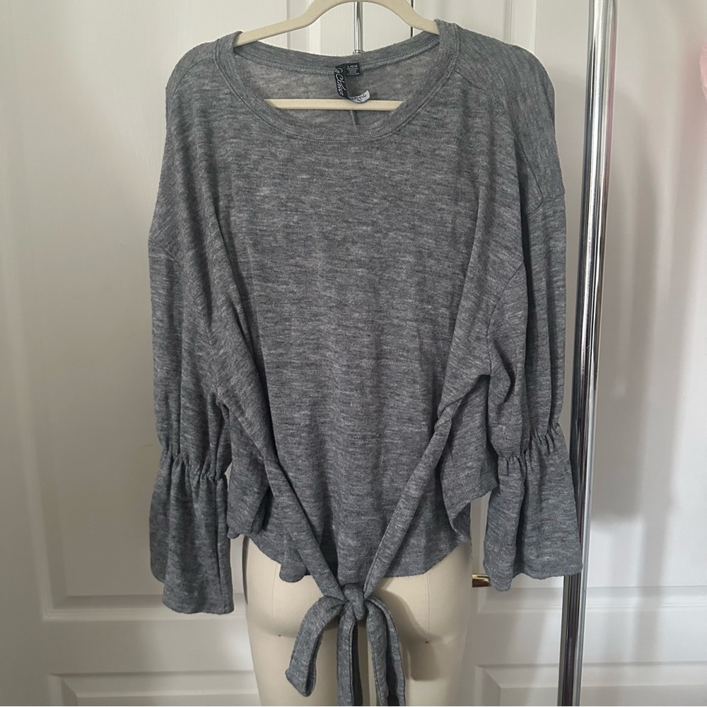 Gray 3/4 Sleeve Tie Front Top | La Classe Couture Size L